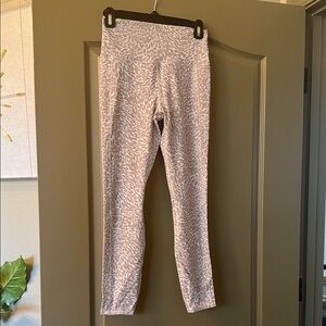 Vuori Tan & white animal print Patterned Leggings 🦒